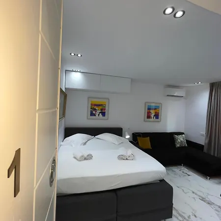 Midnight * 地拉那