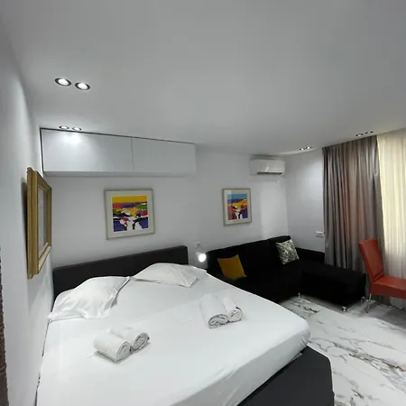 Midnight Apartmán Tirana
