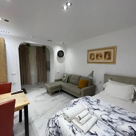 Midnight * 地拉那