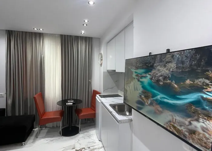 Midnight Apartament *