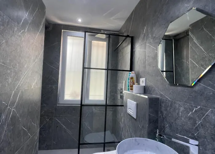 Midnight * تيرانا